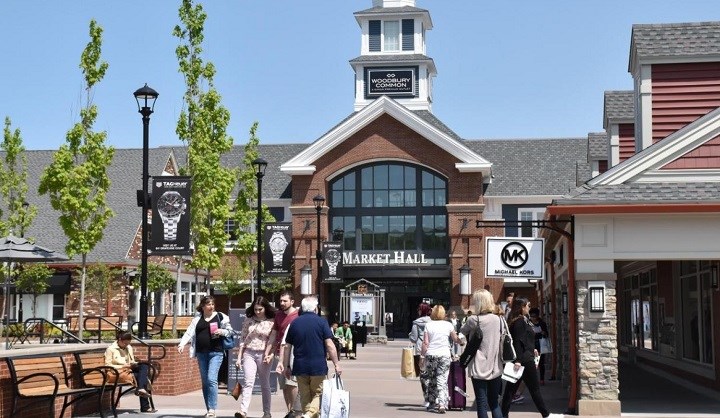 Shopping Excursion to Woodbury Common Premium Outlets