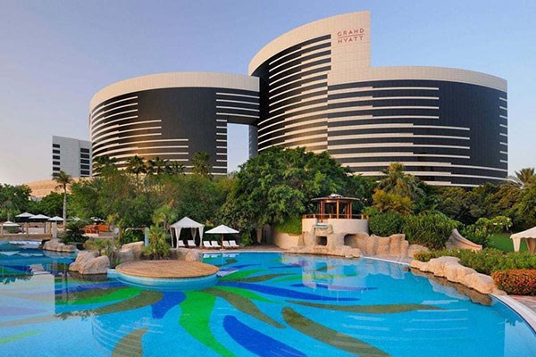 group tours of dubai